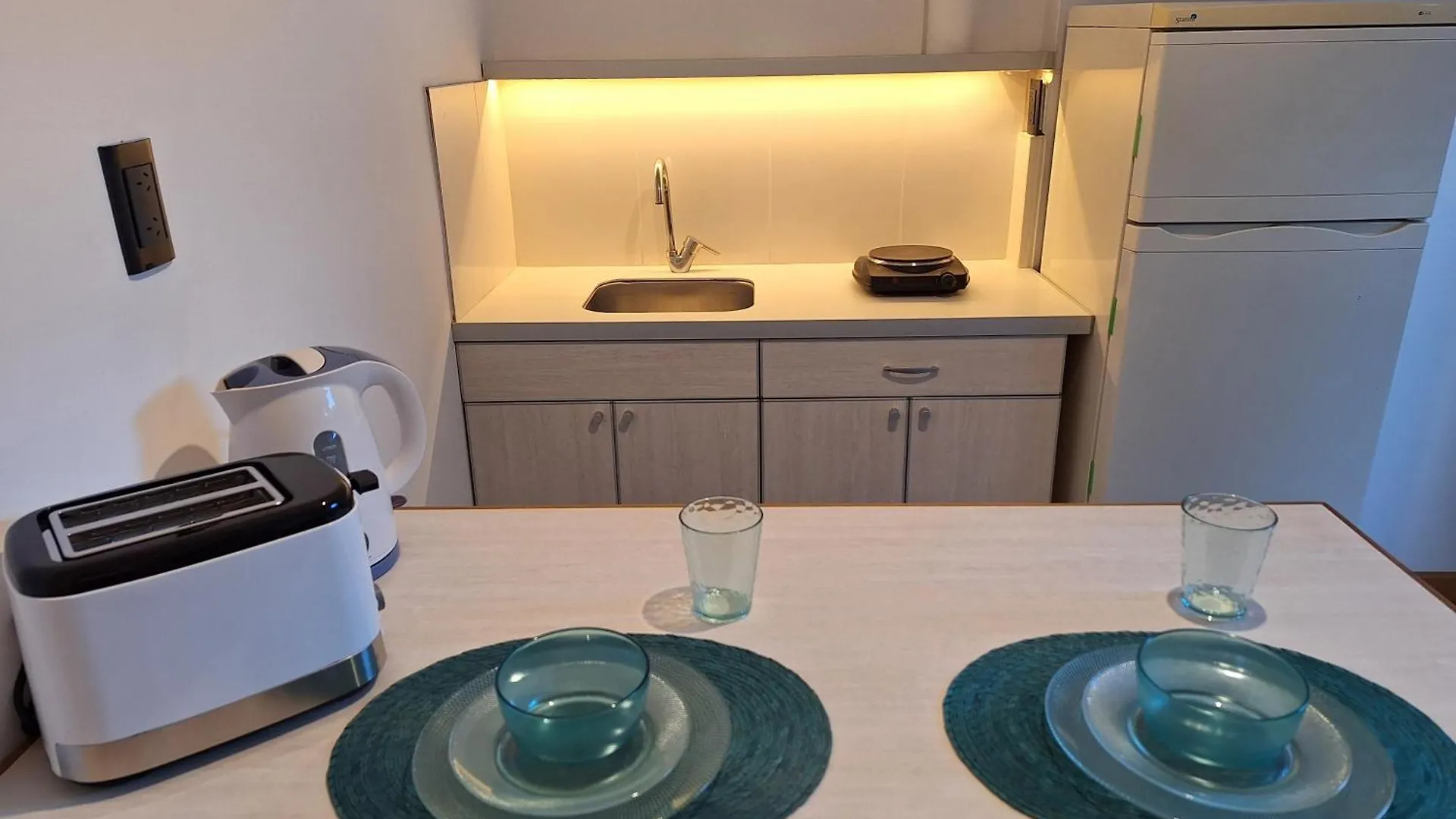 شقة Loft Vicente Gil 143 A Pasos De Aristides ميندوزا